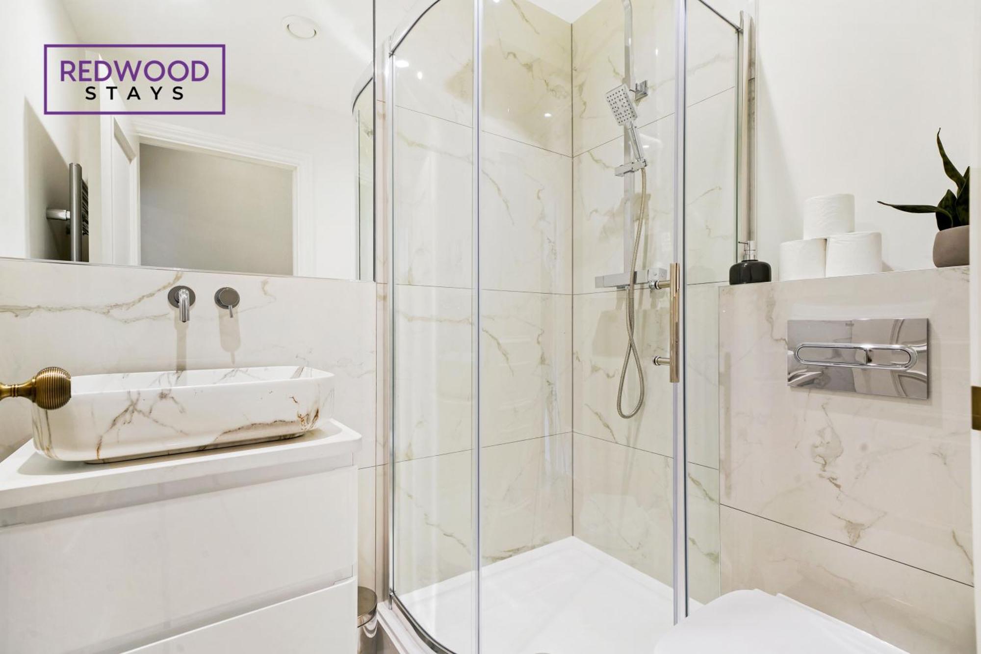 Top Quality 2 Bed 1 Bath Apartments For Contractors By Redwood Stays Reading Exteriér fotografie