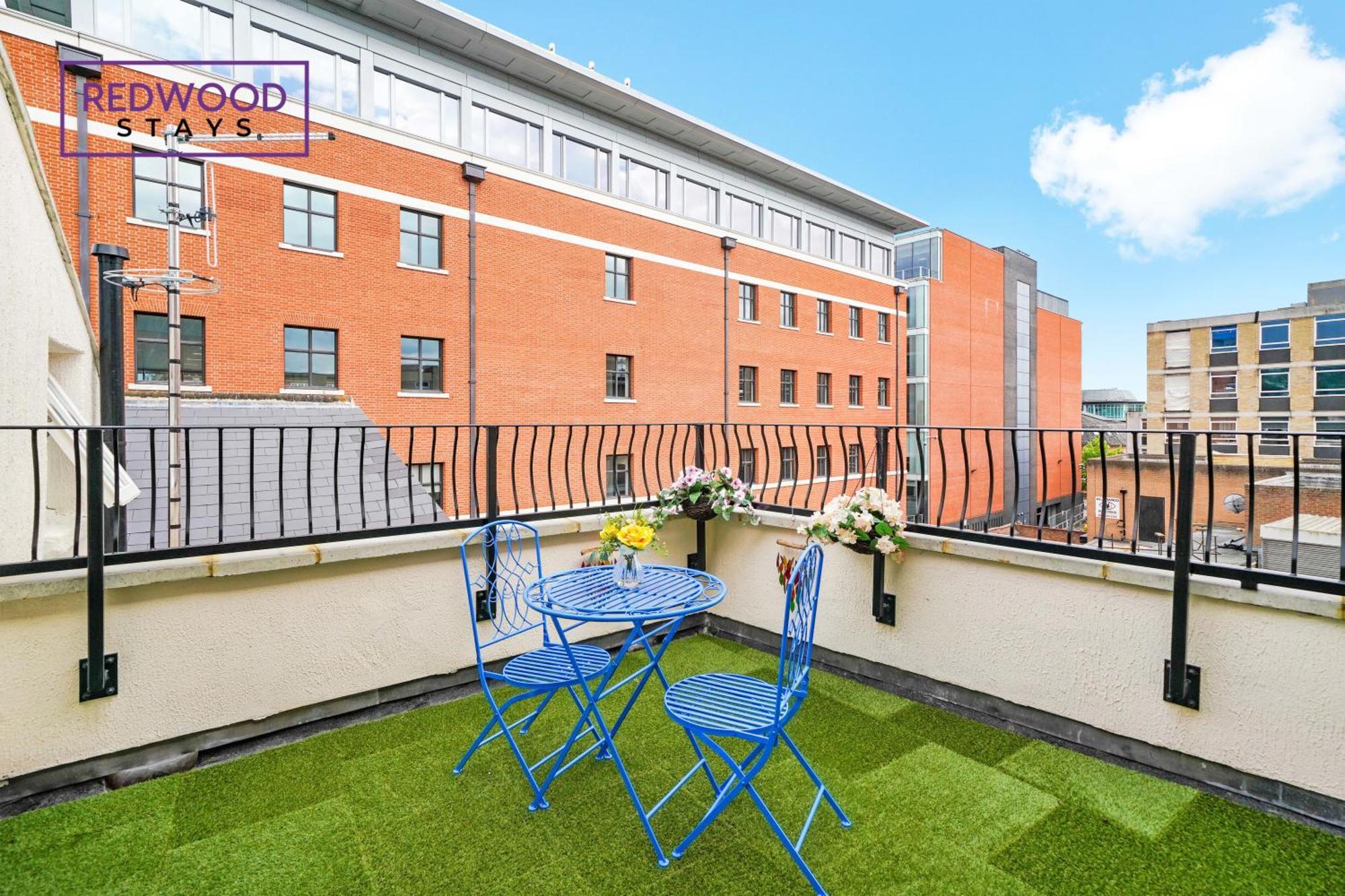 Top Quality 2 Bed 1 Bath Apartments For Contractors By Redwood Stays Reading Exteriér fotografie